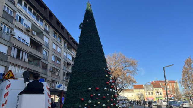 Grad traži izvođača za montažu novogodišnje rasvete
